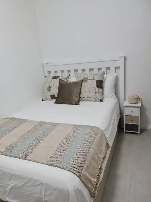 Apartment Cozy 2 Bedroom Apt - Near Kenilworth Racecourse Cape Town South Africa